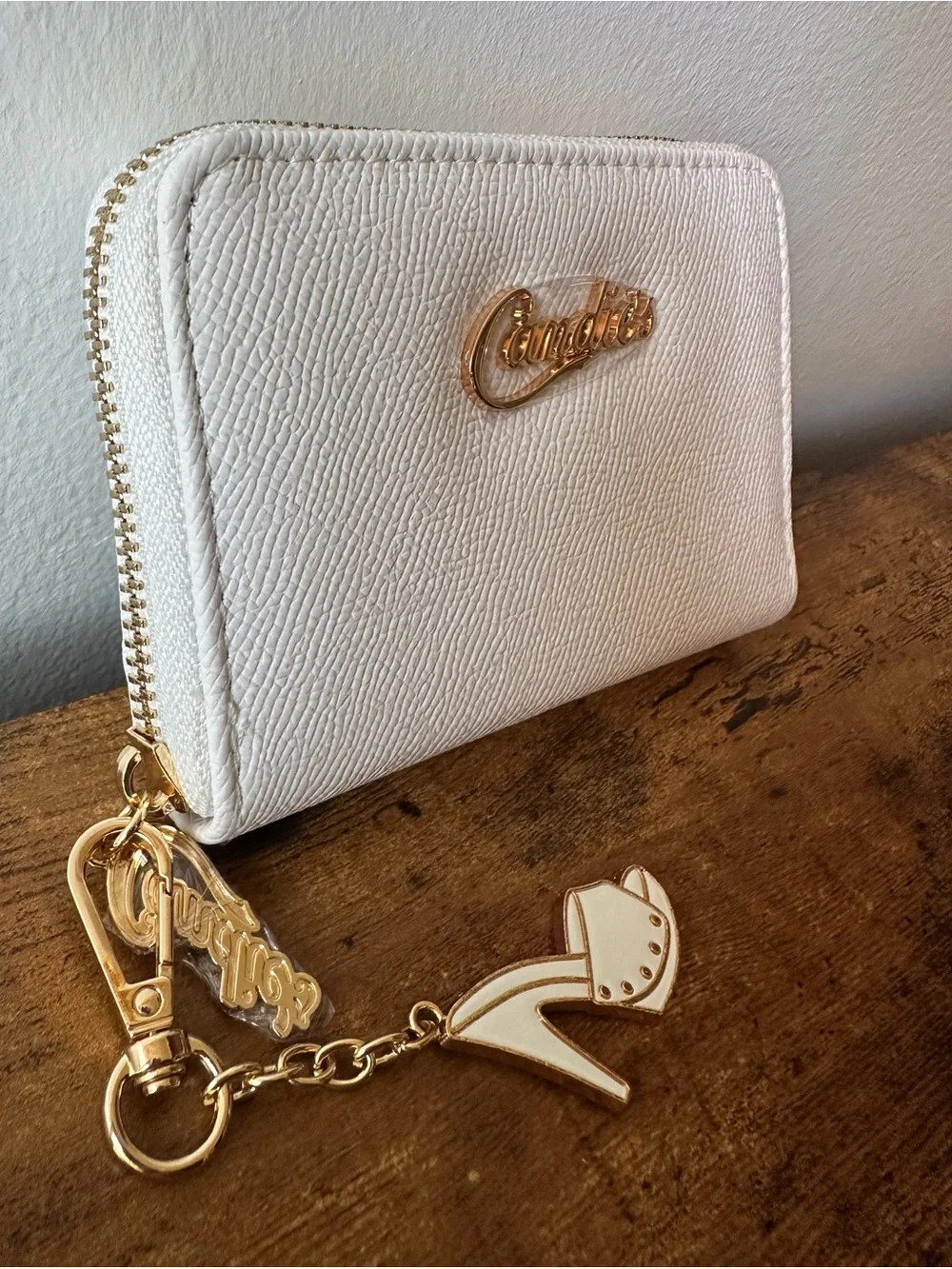 Candie's White Textured Zip Wallet with Gold Logo Zipper High Heel Charm NWOT